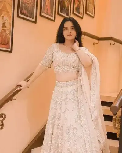 Escort Sanand